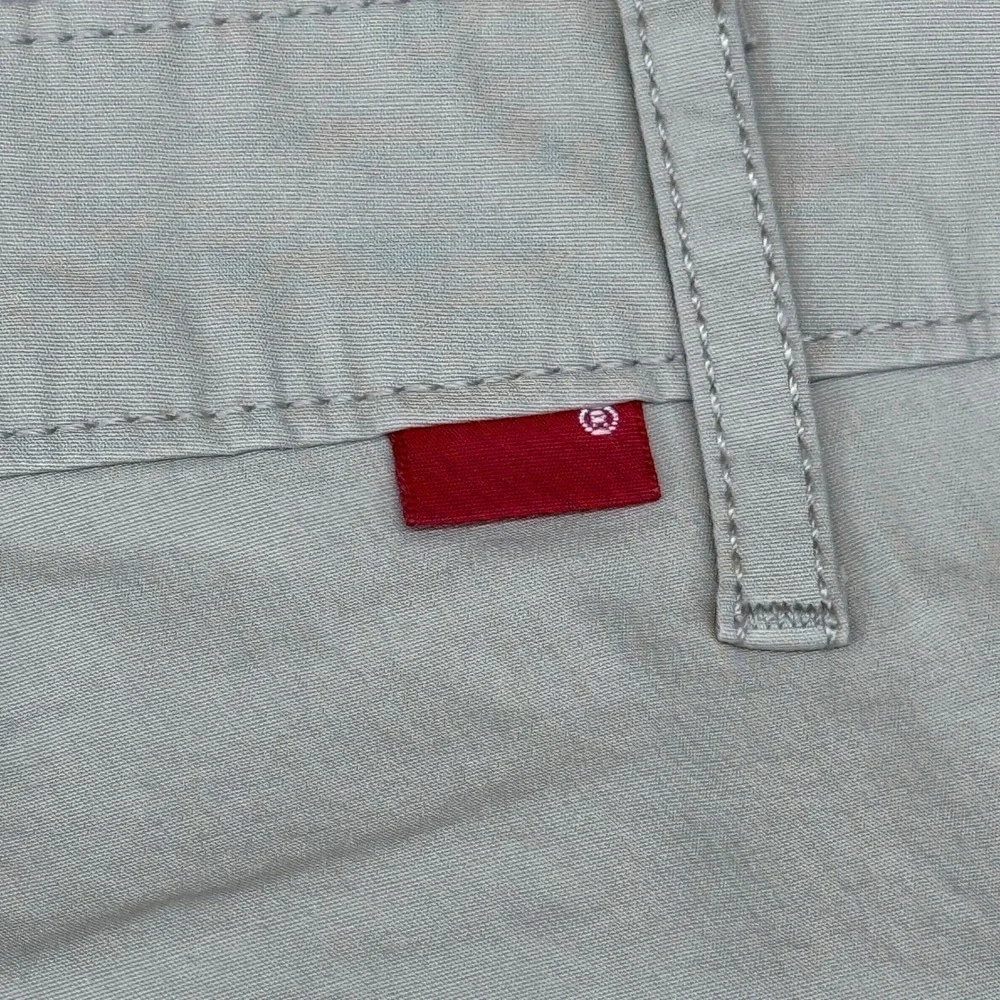 Levis Carrier‎ Cargo Shorts Mens 42 Tan Khaki Loose Fit Cotton 232510237 NEW